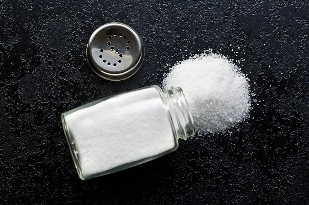 sól kuchenna w szklanym pojemniku